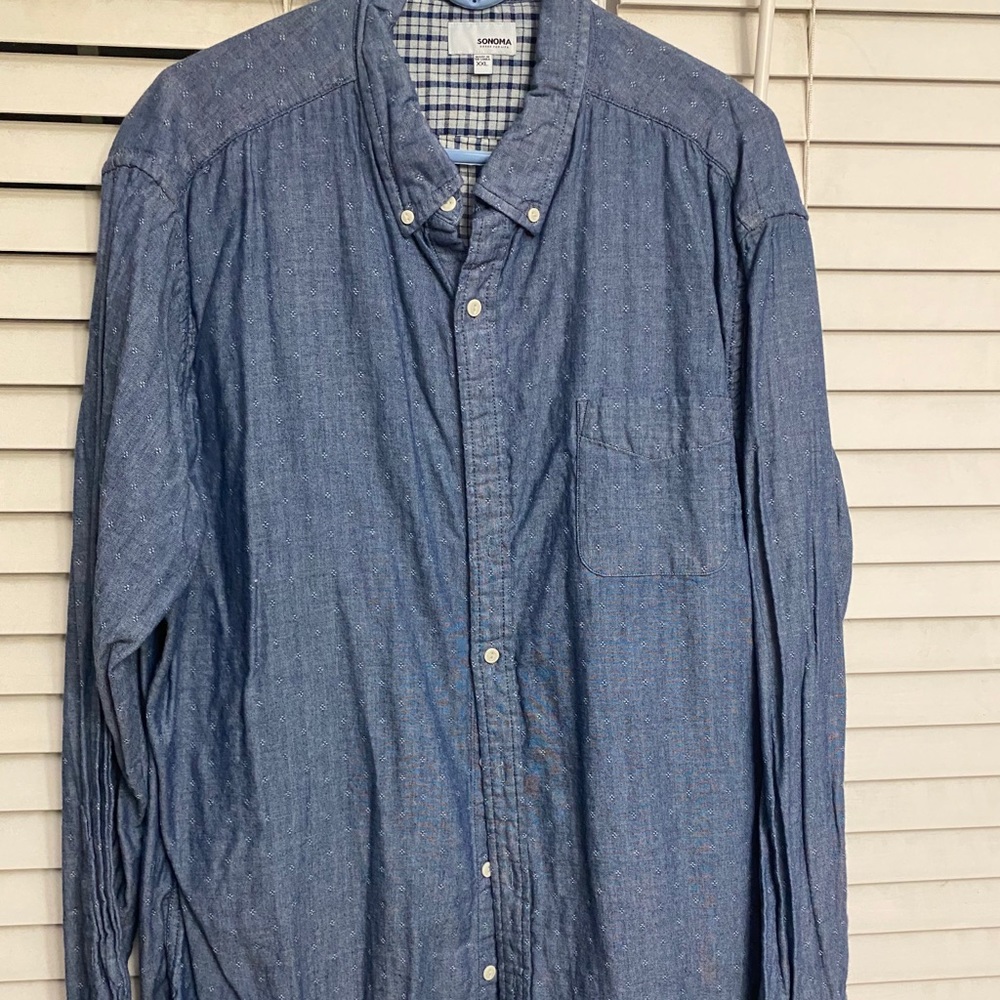 Men’s casual dress shirt